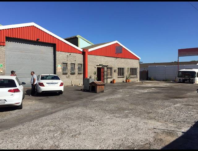 1,300M² FACTORY FOR SALE IN BEACONVALE
